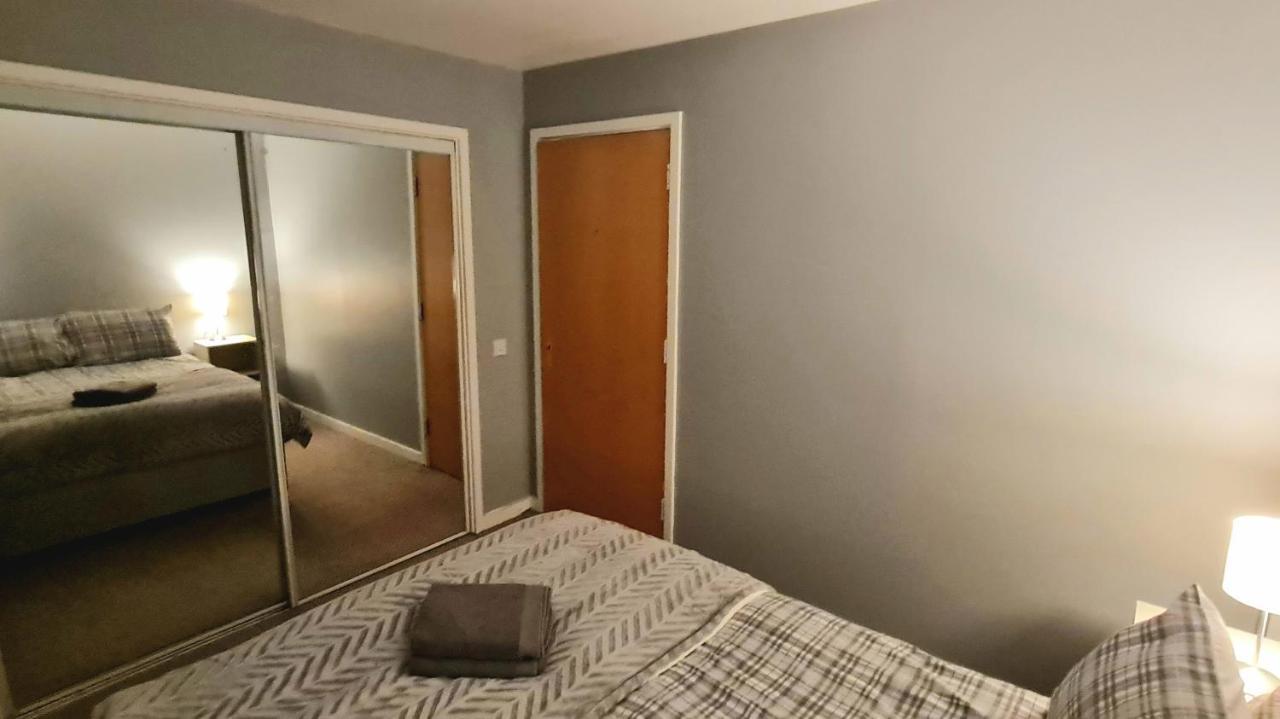 Lovely 3 Bedroom Apartment - Free Parking אדינבורו מראה חיצוני תמונה