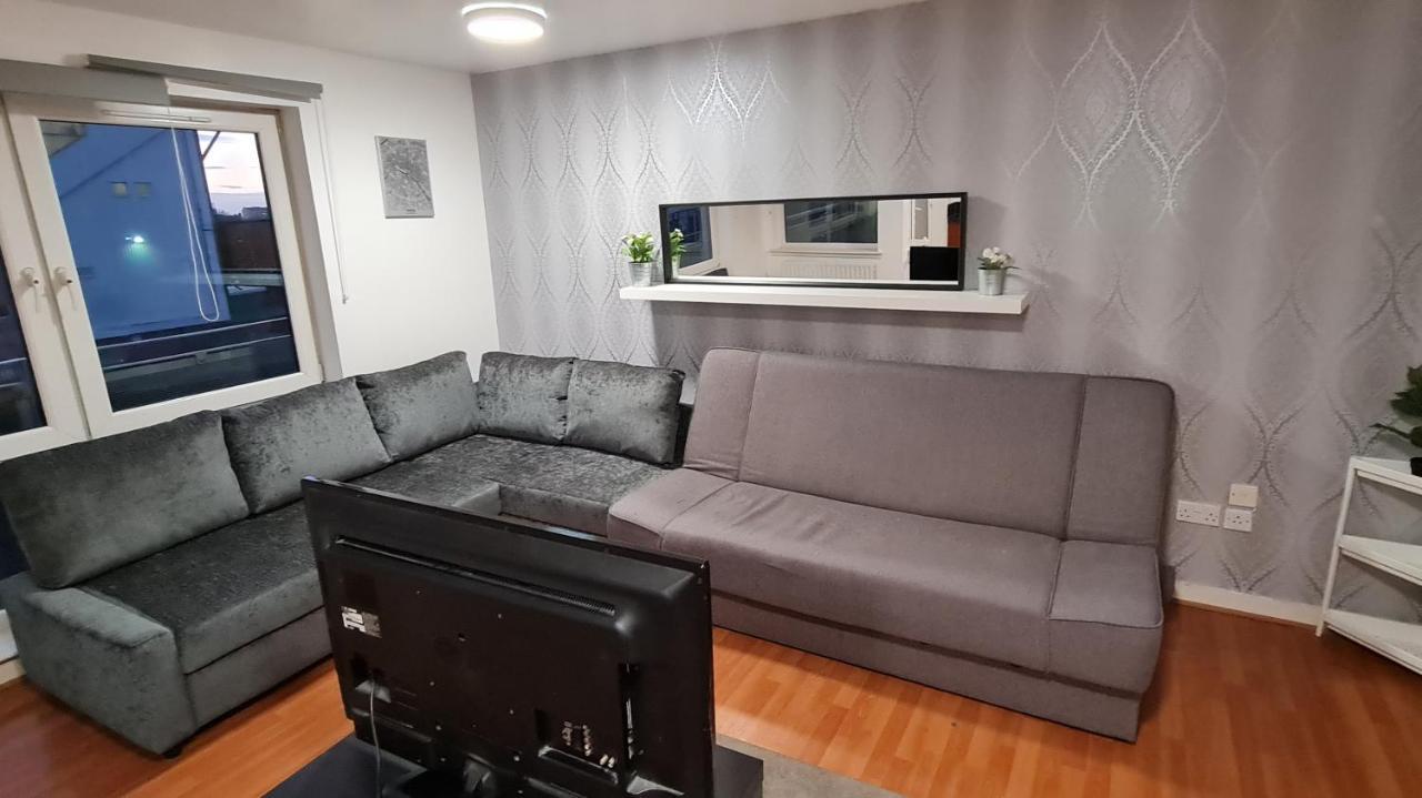 Lovely 3 Bedroom Apartment - Free Parking אדינבורו מראה חיצוני תמונה